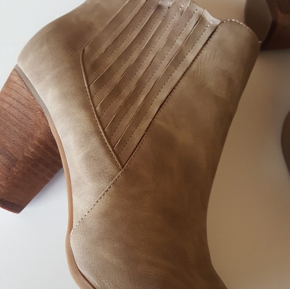🔴SOLD STEVE MADDEN BOOTIE - Picture 2 of 8